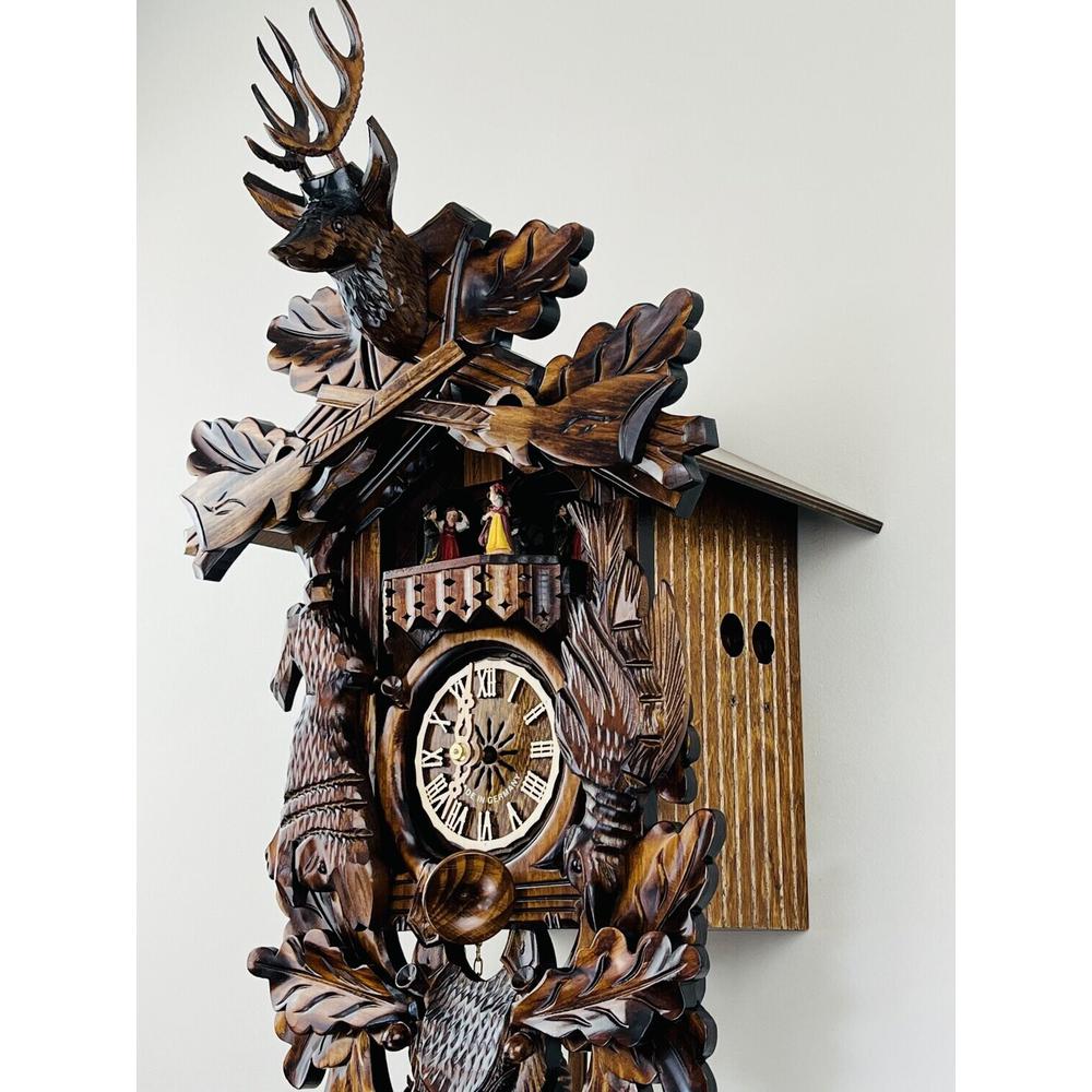 Eight Day Musical Hunter's Cuckoo Clock with Dancers. Picture 3