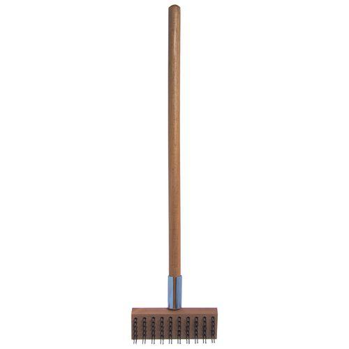 Sparta Broiler Master Grill Brush and Scraper with Handle, Metal Bristles, 30", Natural Wood Handle. Picture 3