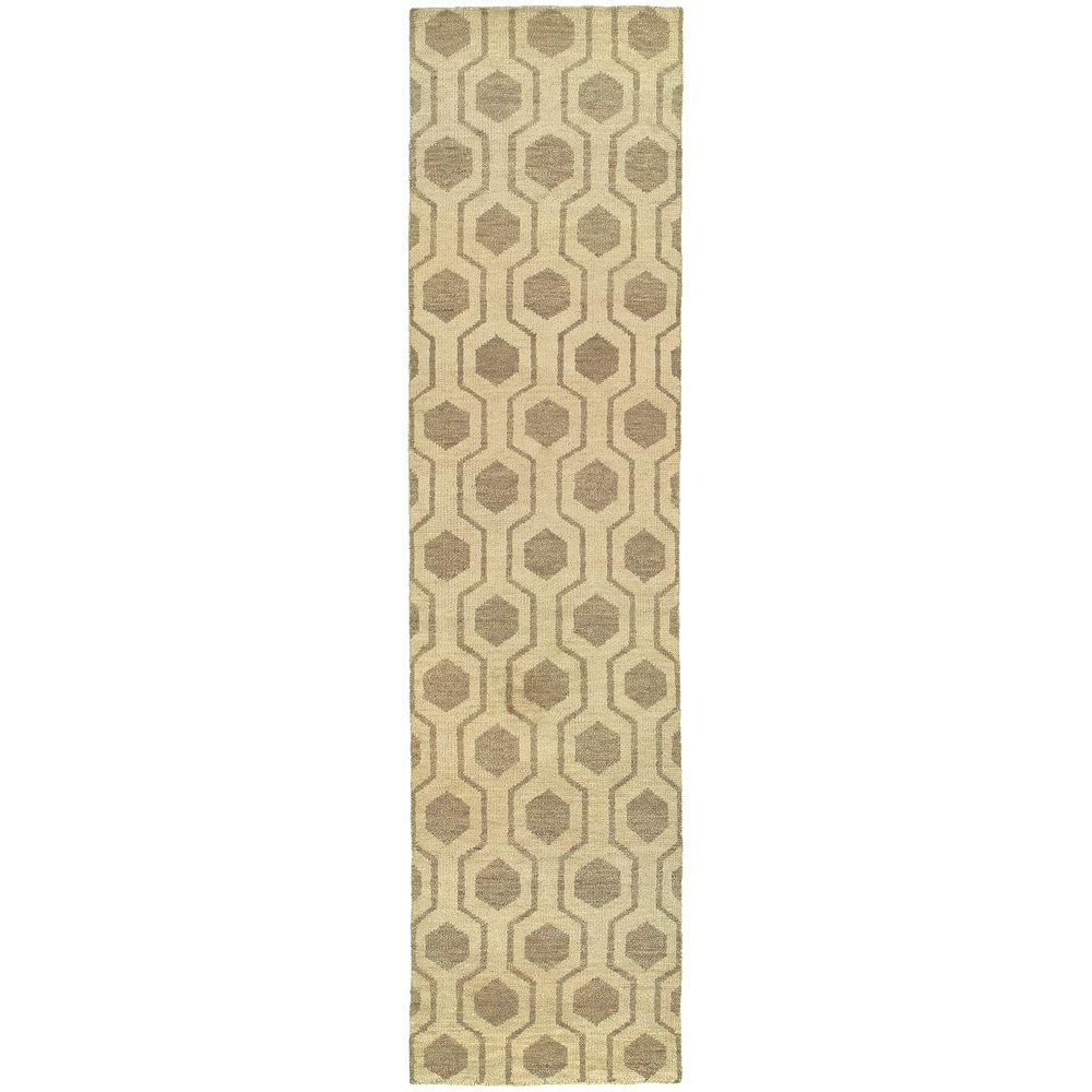 MADDOX Beige 2' 6 X 10' Area Rug. Picture 1
