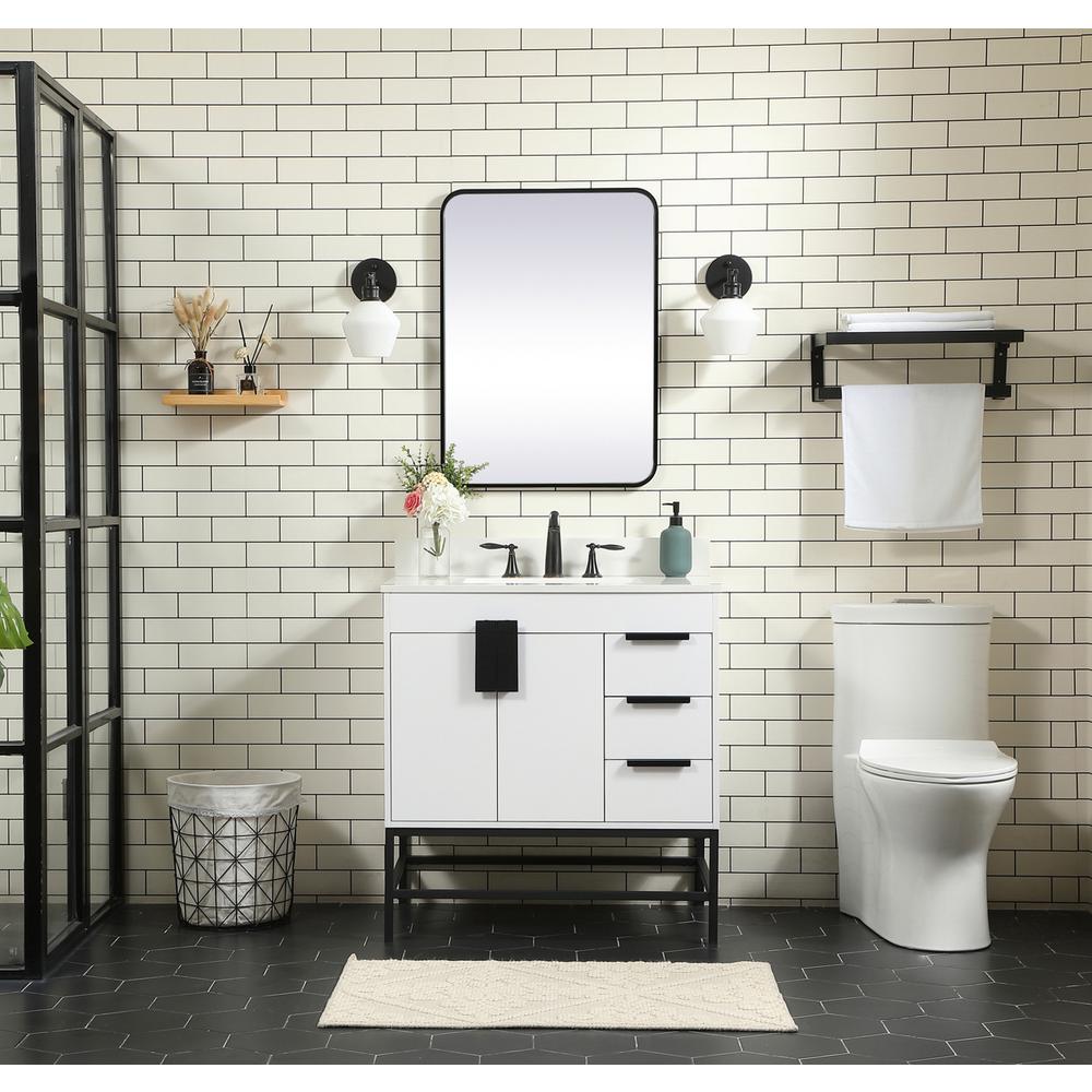 32 Inch Single Bathroom Vanity In White With Backsplash. Picture 4