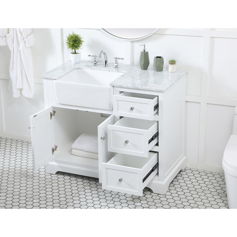 42 Inch Single Bathroom Vanity In White. Picture 3