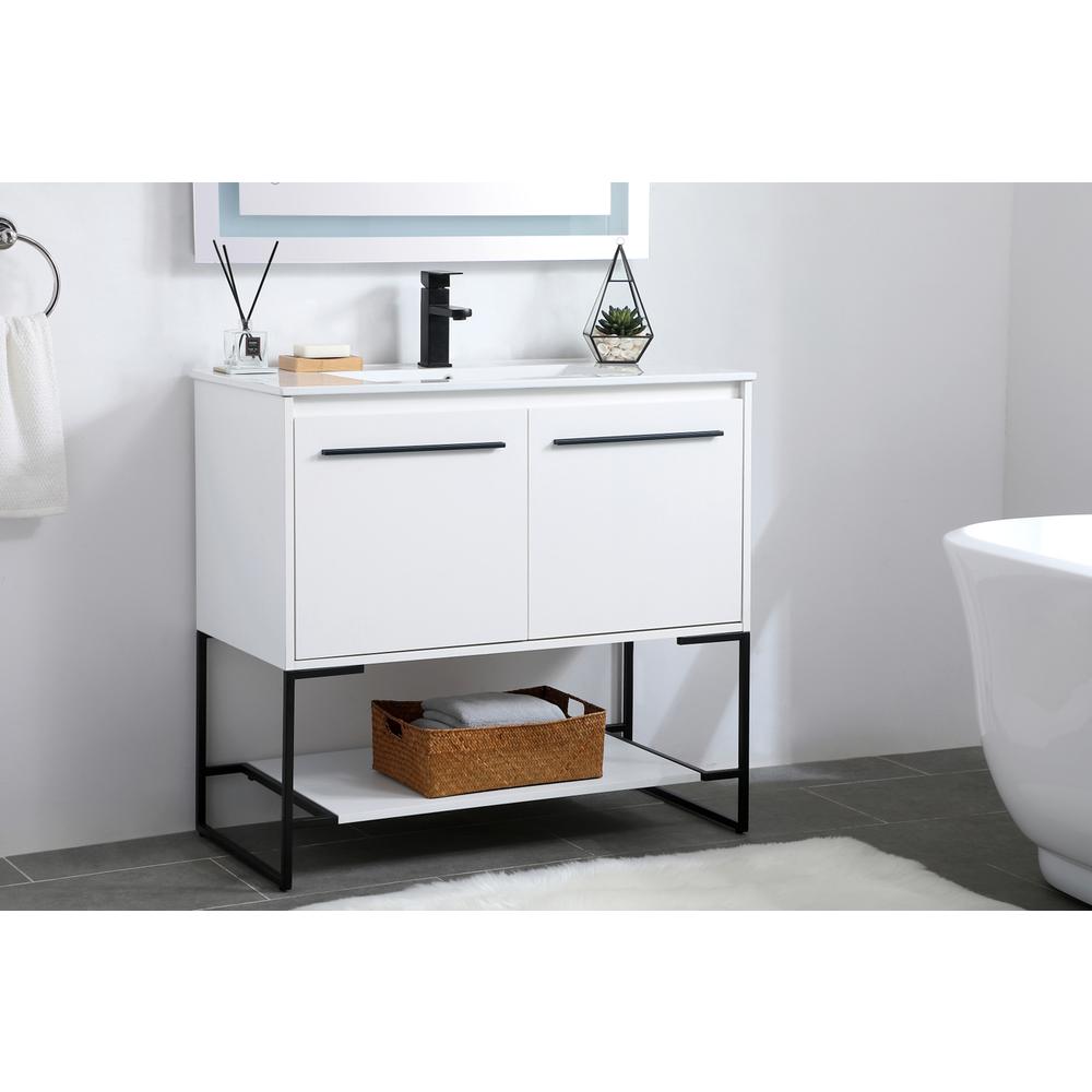 36 Inch  Single Bathroom Vanity In White. Picture 2