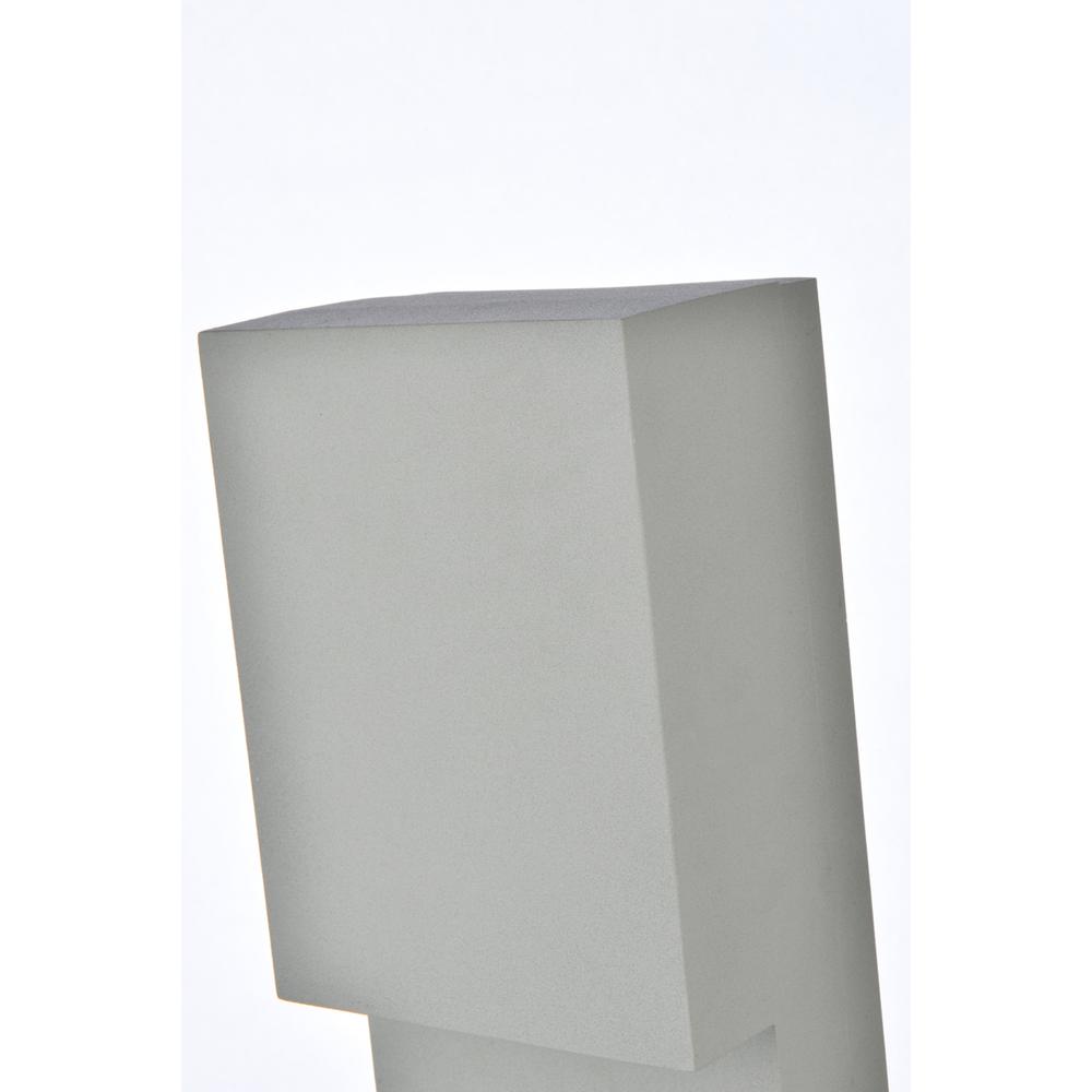 Raine Integrated Led Wall Sconce In Silver. Picture 4