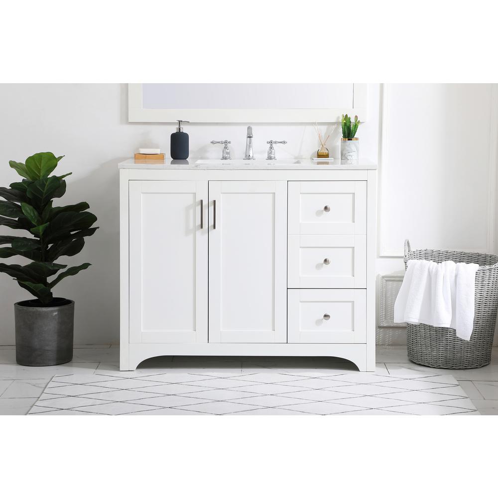42 Inch Single Bathroom Vanity In White. Picture 14