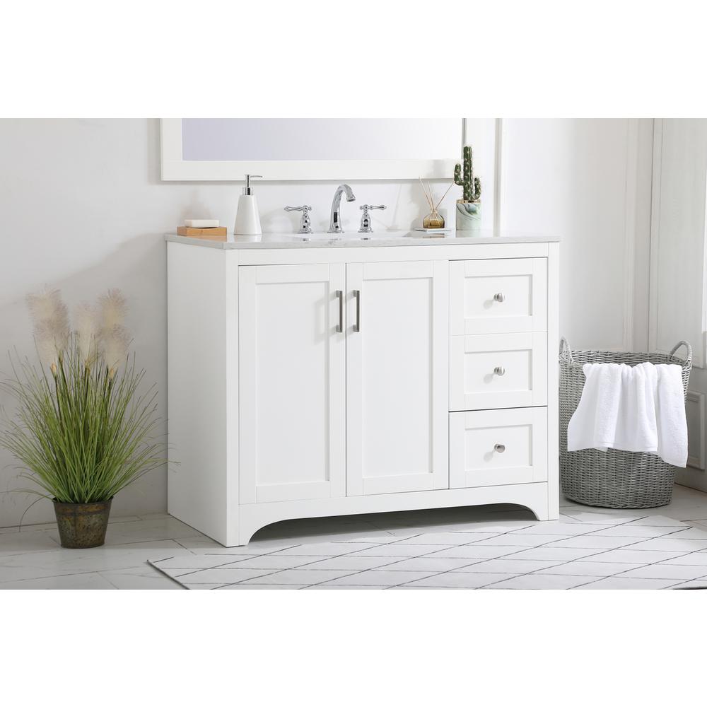 42 Inch Single Bathroom Vanity In White. Picture 2