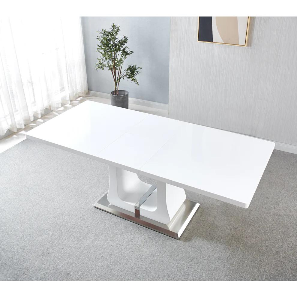 Expandable 'Butterfly' Dining Table. Picture 1