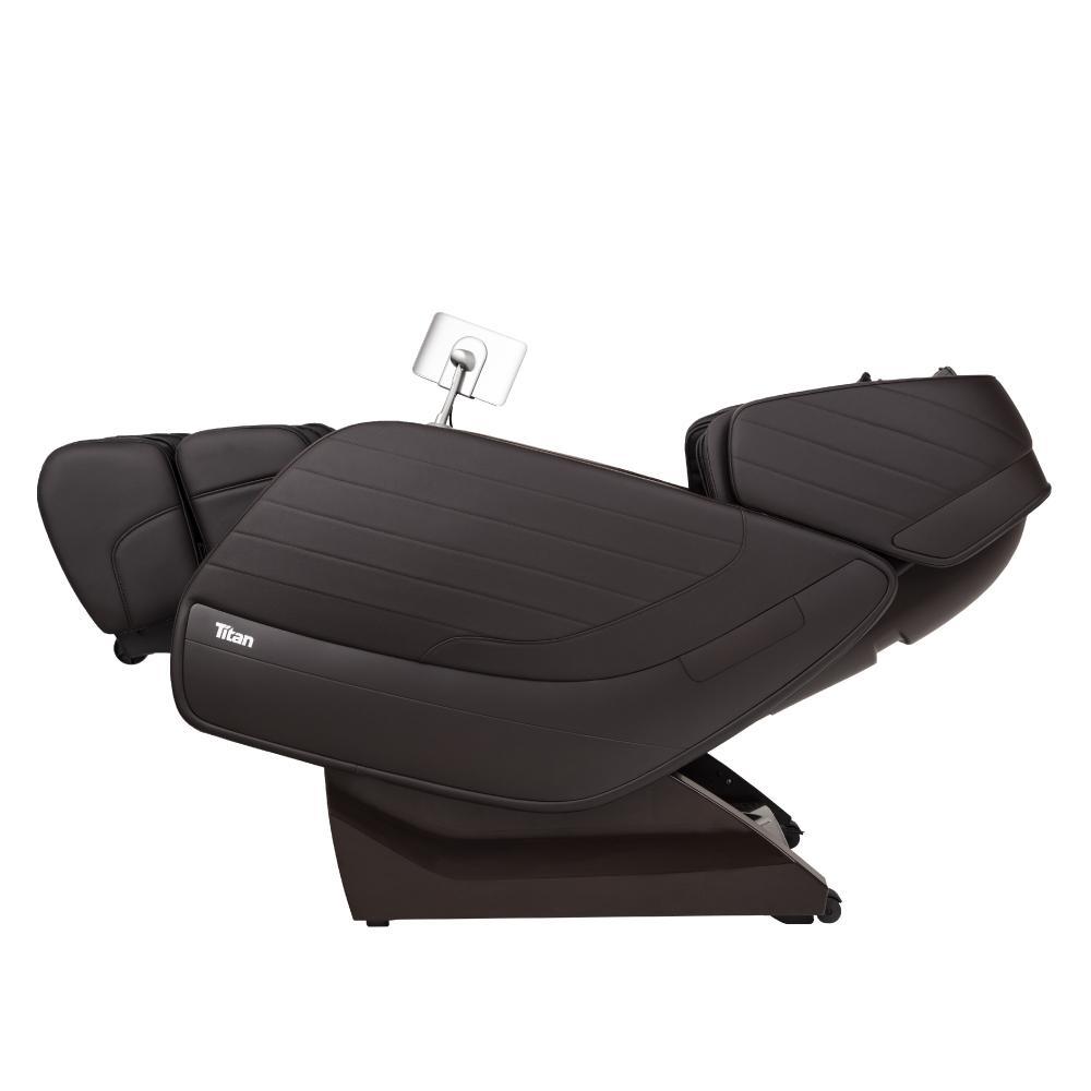 Titan Jupiter Premium LE Black Massage Chair. Picture 2