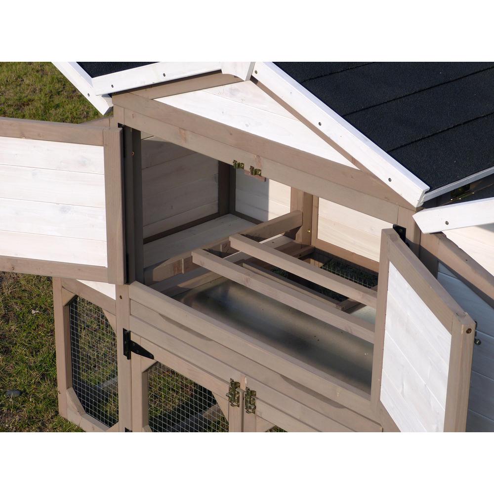 Country Style Chicken Coop. Picture 2