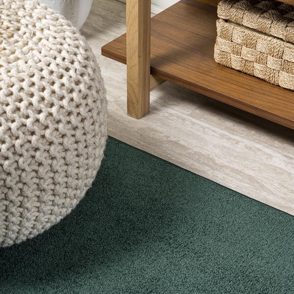 Haze Solid Low Pile Area Rug Emerald. Picture 9