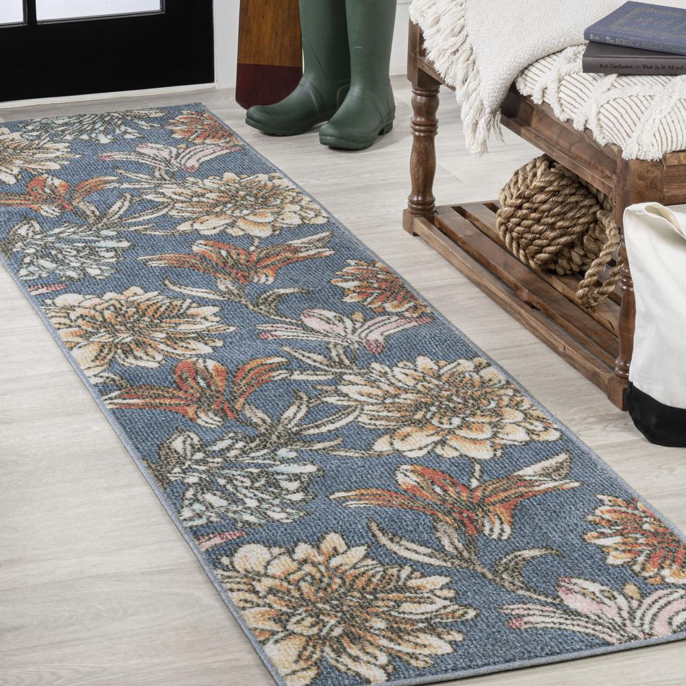 Giglio Modern Botanical Flower Area Rug. Picture 9