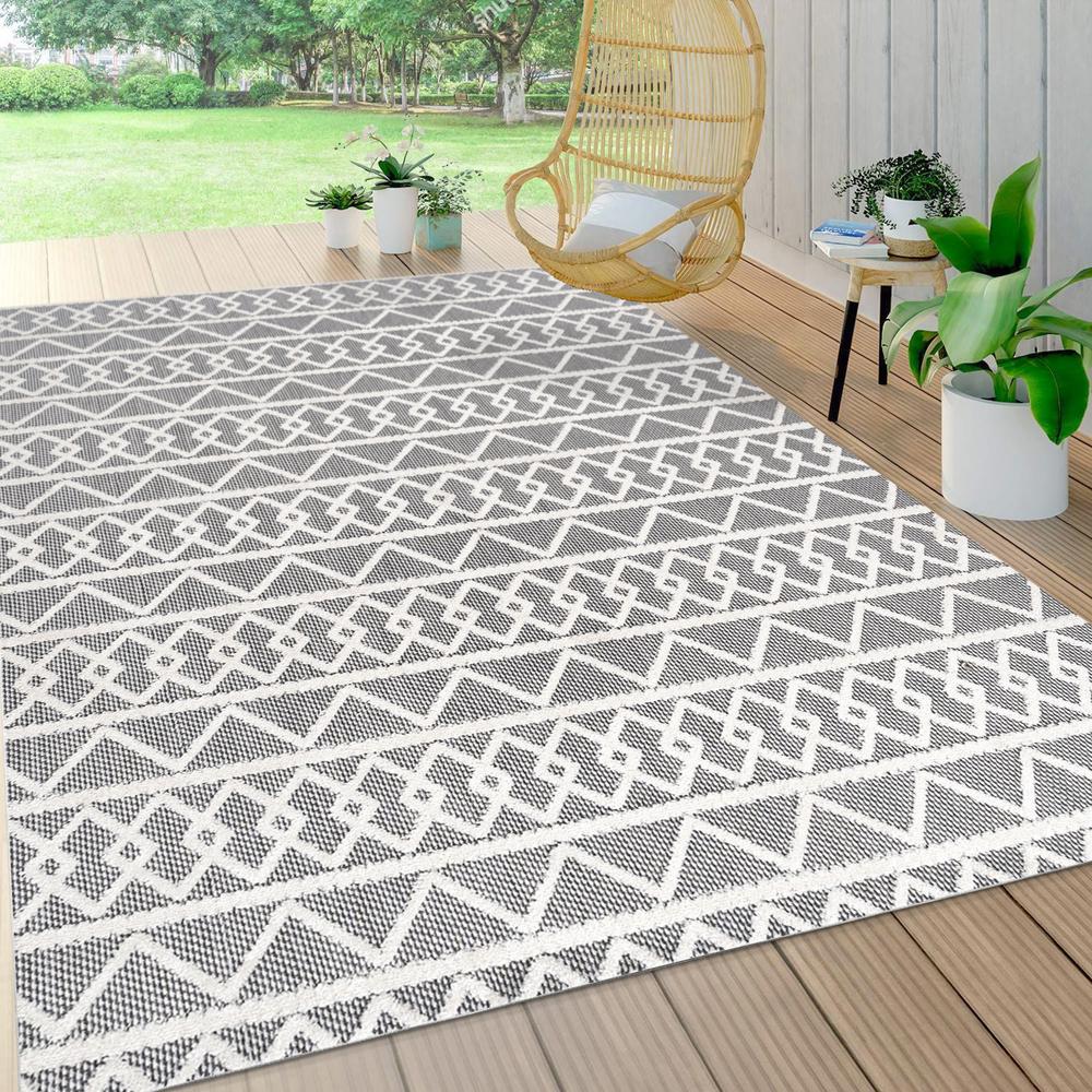 Aylan High-Low Pile Knotted Trellis Geometric Indoor/Outdoor Area Rug. Picture 6