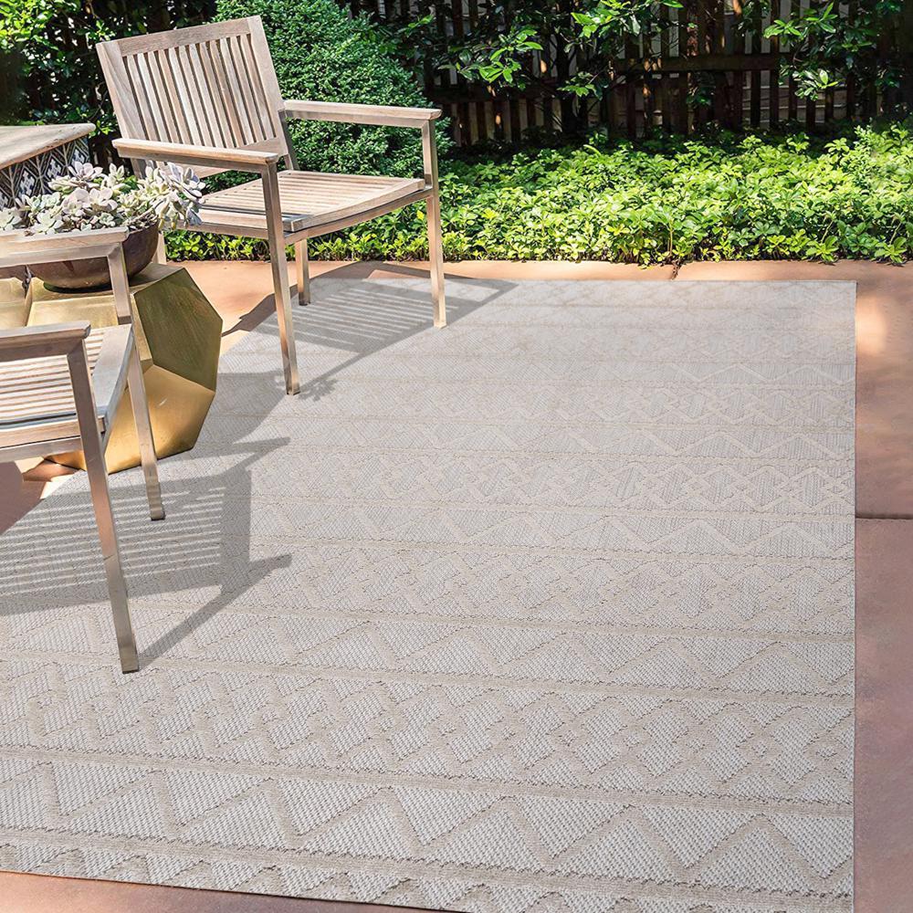 Aylan High-Low Pile Knotted Trellis Geometric Indoor/Outdoor Area Rug. Picture 6
