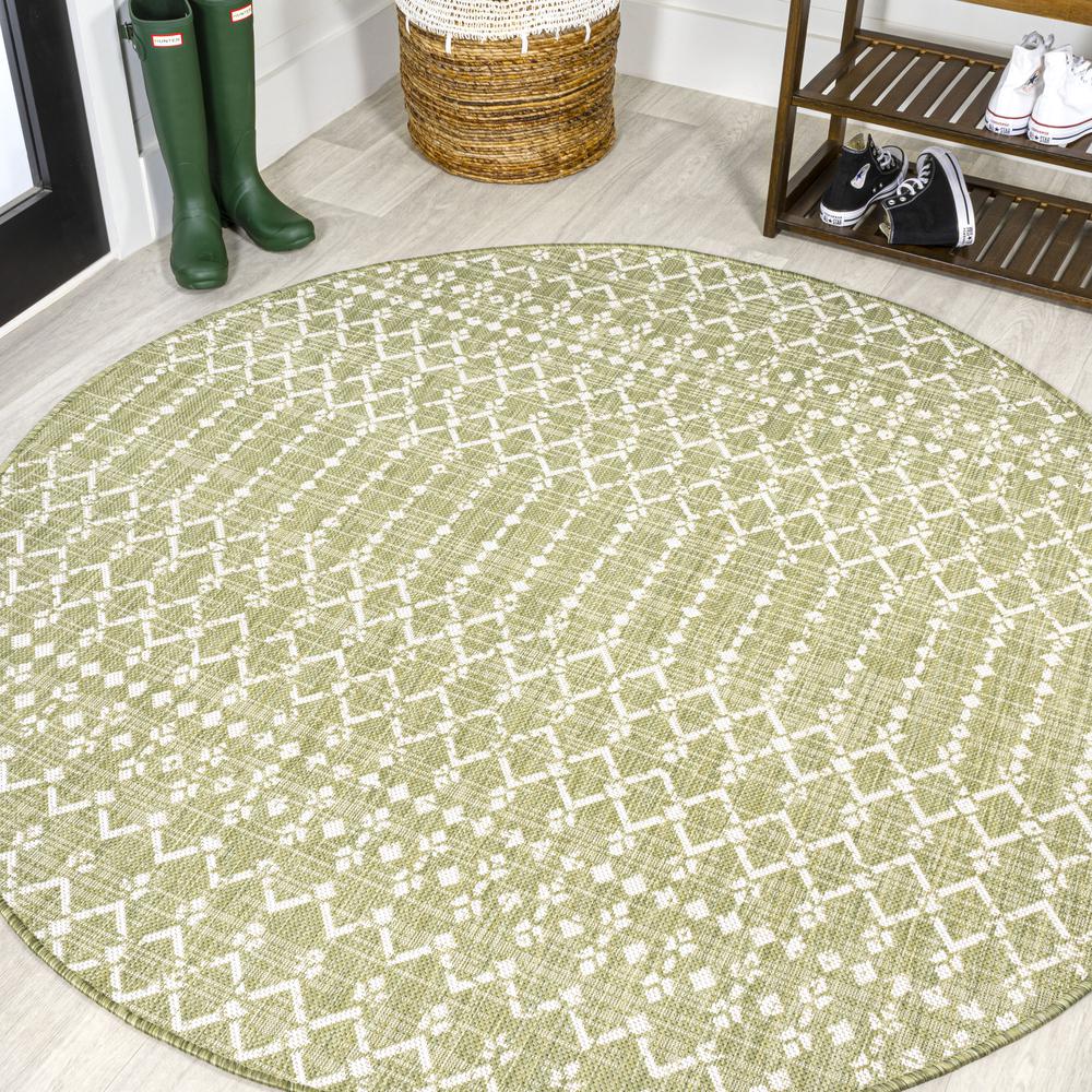 Ourika Moroccan Geometric Textured Weave Indoor/Outdoor Round Rug. Picture 11