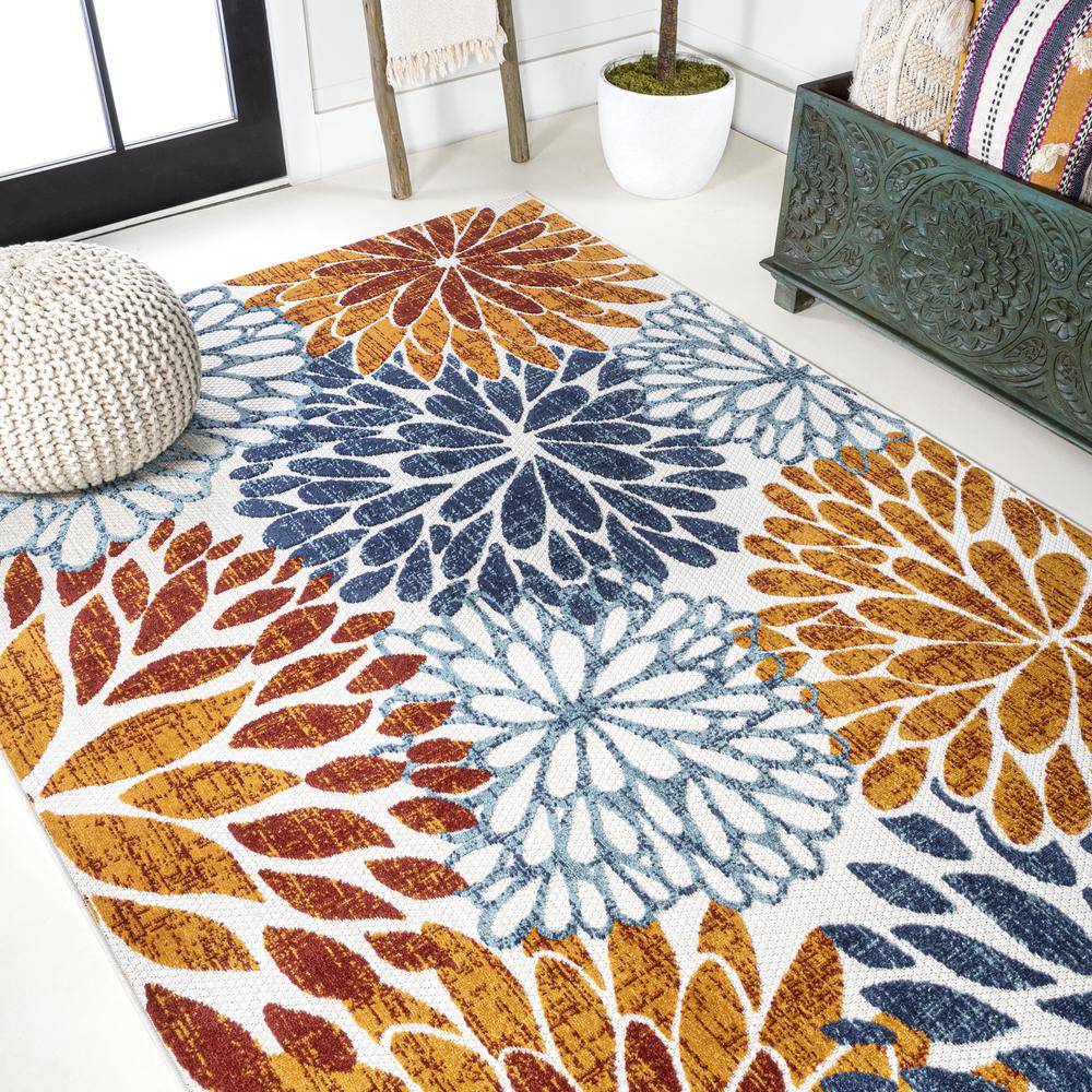 Crisantemo Floral High-Low Indoor/Outdoor Area Rug. Picture 4