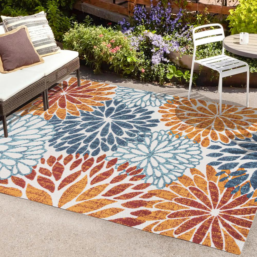Crisantemo Floral High-Low Indoor/Outdoor Area Rug. Picture 7
