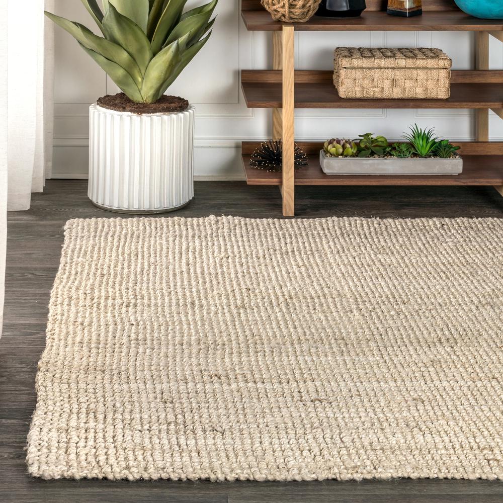 Pata Hand Woven Chunky Jute Area Rug. Picture 4