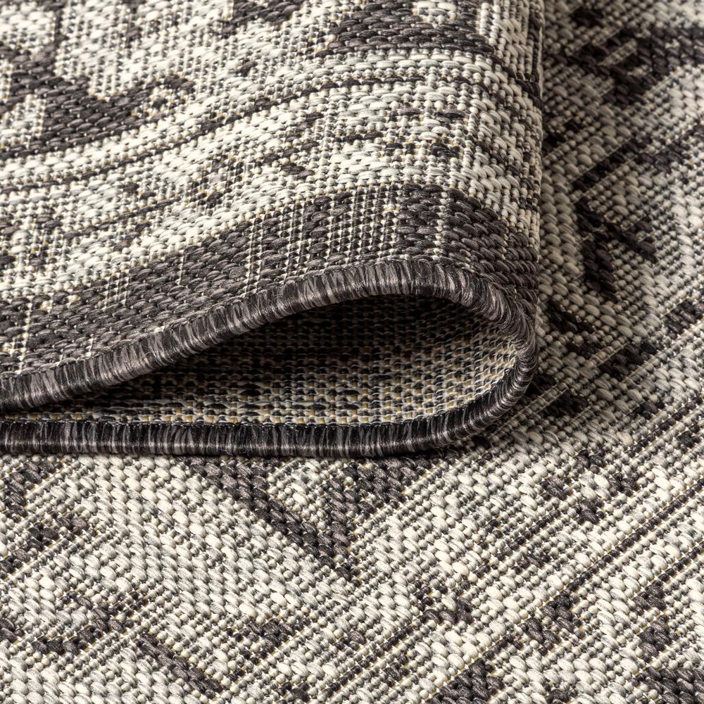 Sinjuri Medallion Textured Weave Indoor/Outdoor Area Rug. Picture 10