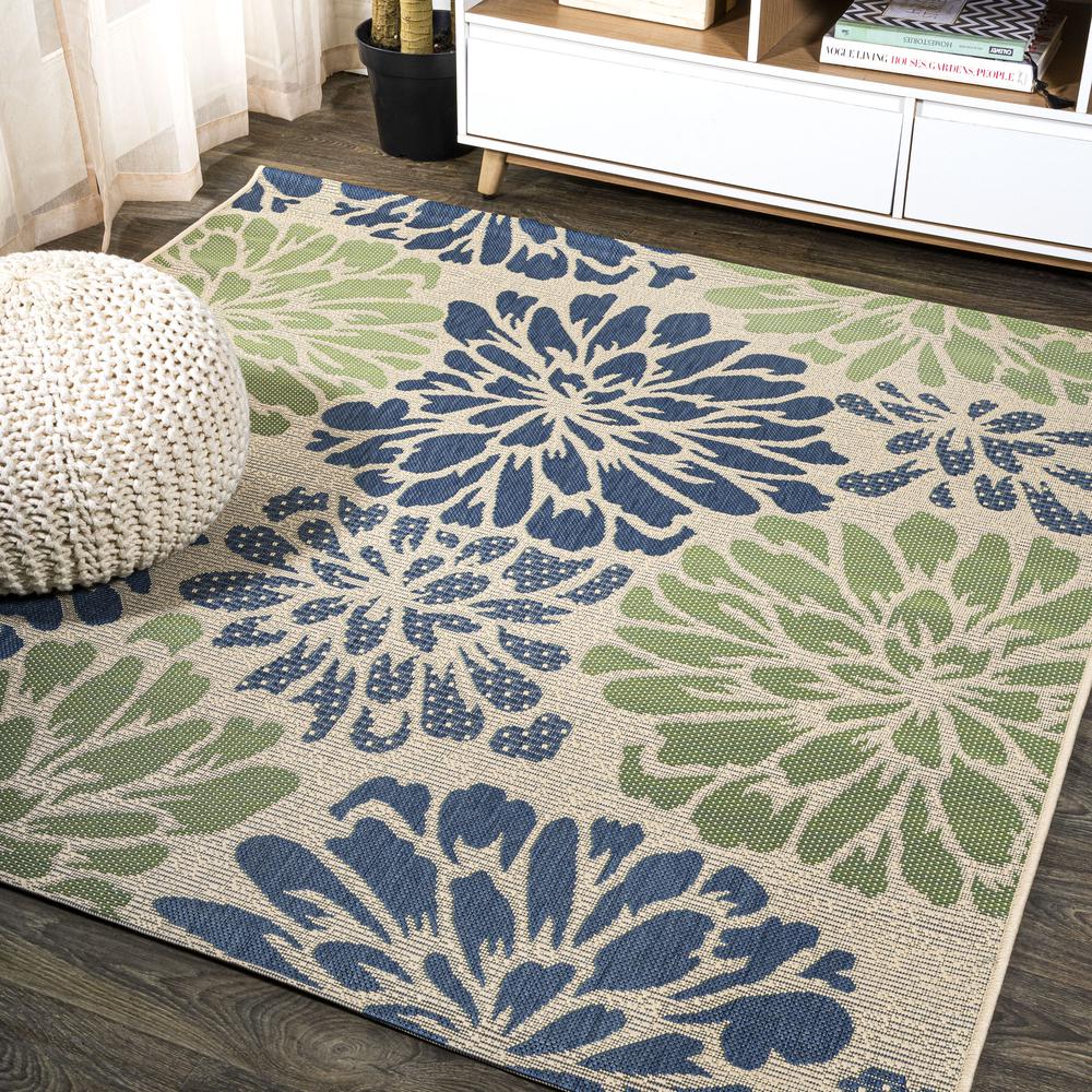Zinnia Modern Floral Textured Weave Indoor/Outdoor Area Rug. Picture 3