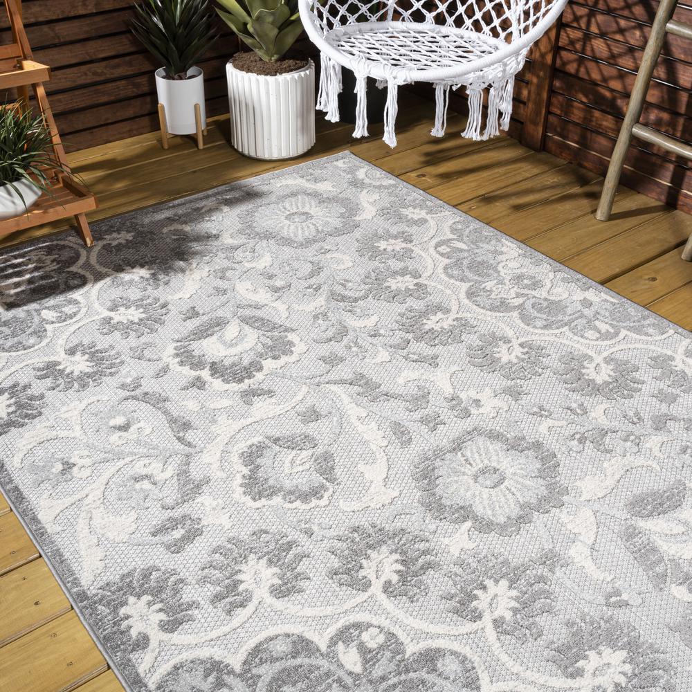 Lucena Modern Medallion High-Low Indoor/Outdoor Area Rug. Picture 9