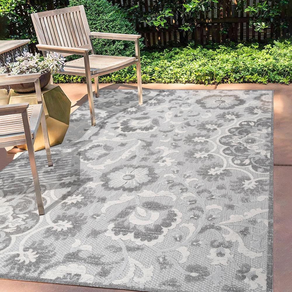 Lucena Modern Medallion High-Low Indoor/Outdoor Area Rug. Picture 6