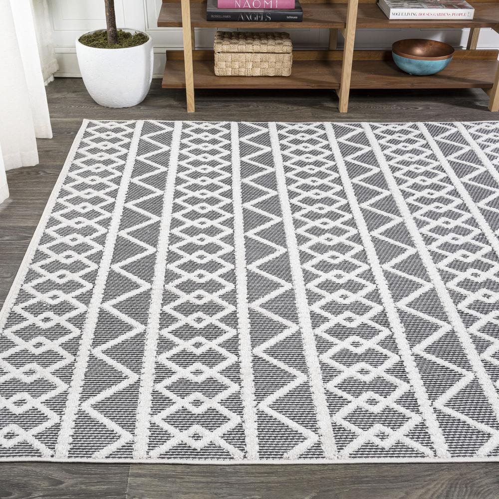 Aylan High-Low Pile Knotted Trellis Geometric Indoor/Outdoor Area Rug. Picture 4
