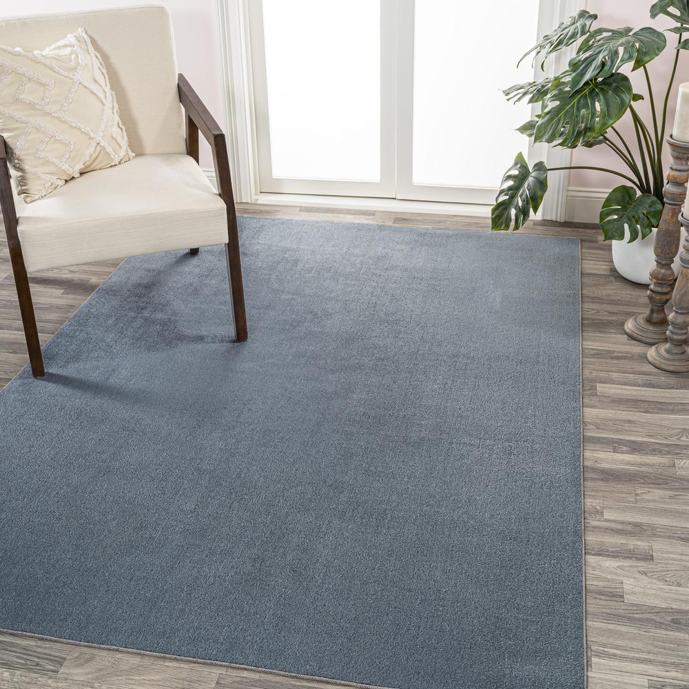 Twyla Classic Solid Low-Pile Machine-Washable Runner Rug. Picture 7