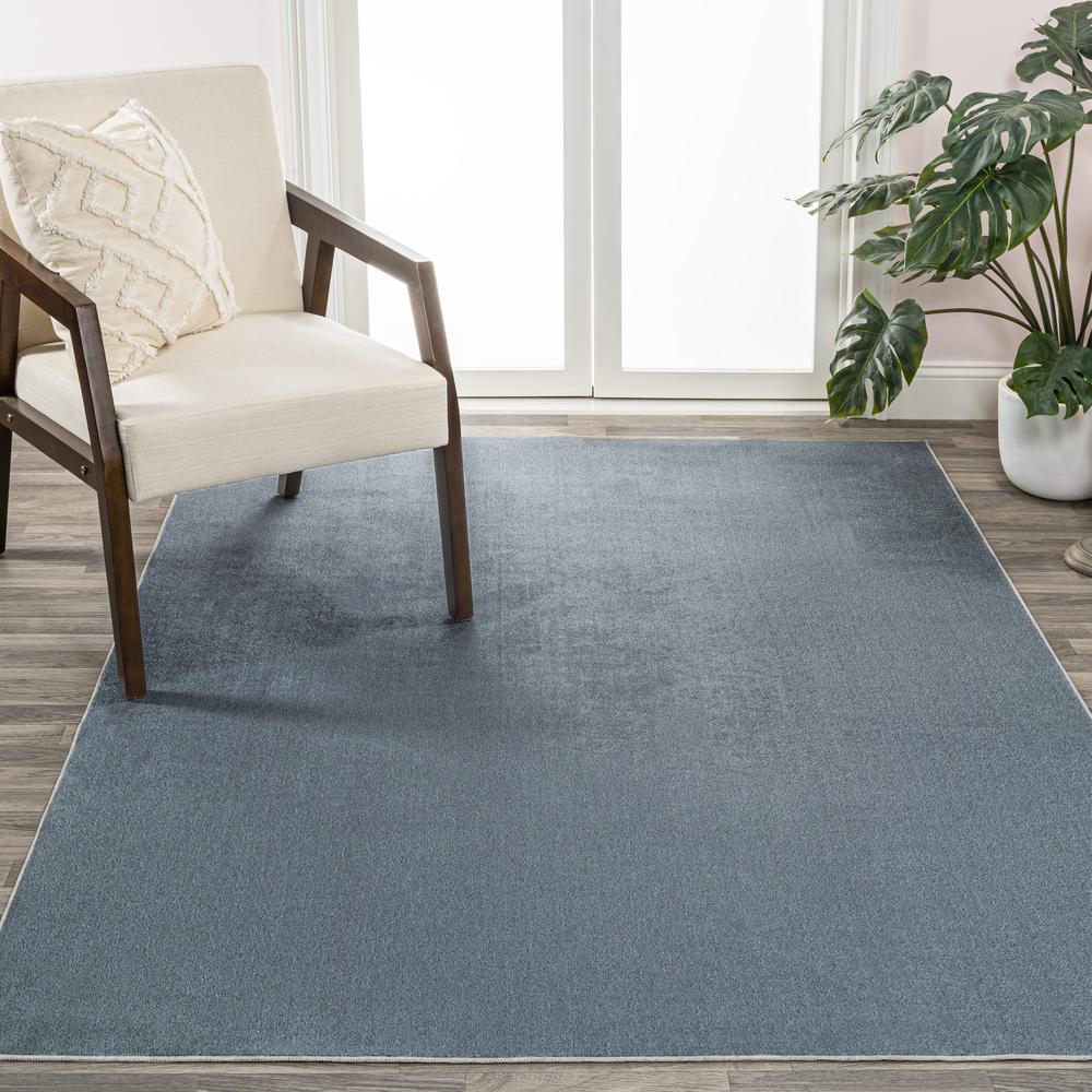 Twyla Classic Solid Low-Pile Machine-Washable Runner Rug. Picture 8