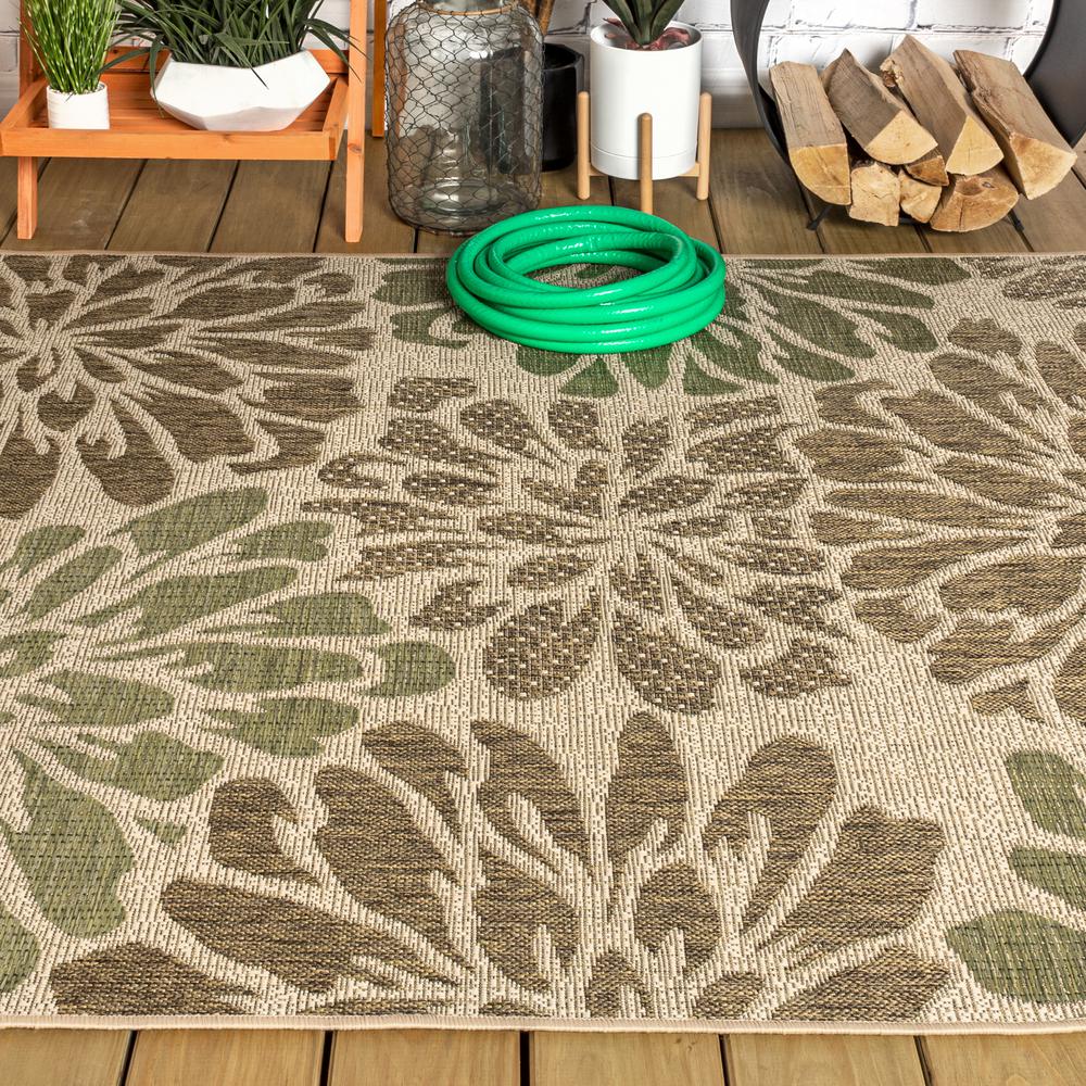 Zinnia Modern Floral Textured Weave Indoor/Outdoor Area Rug. Picture 5