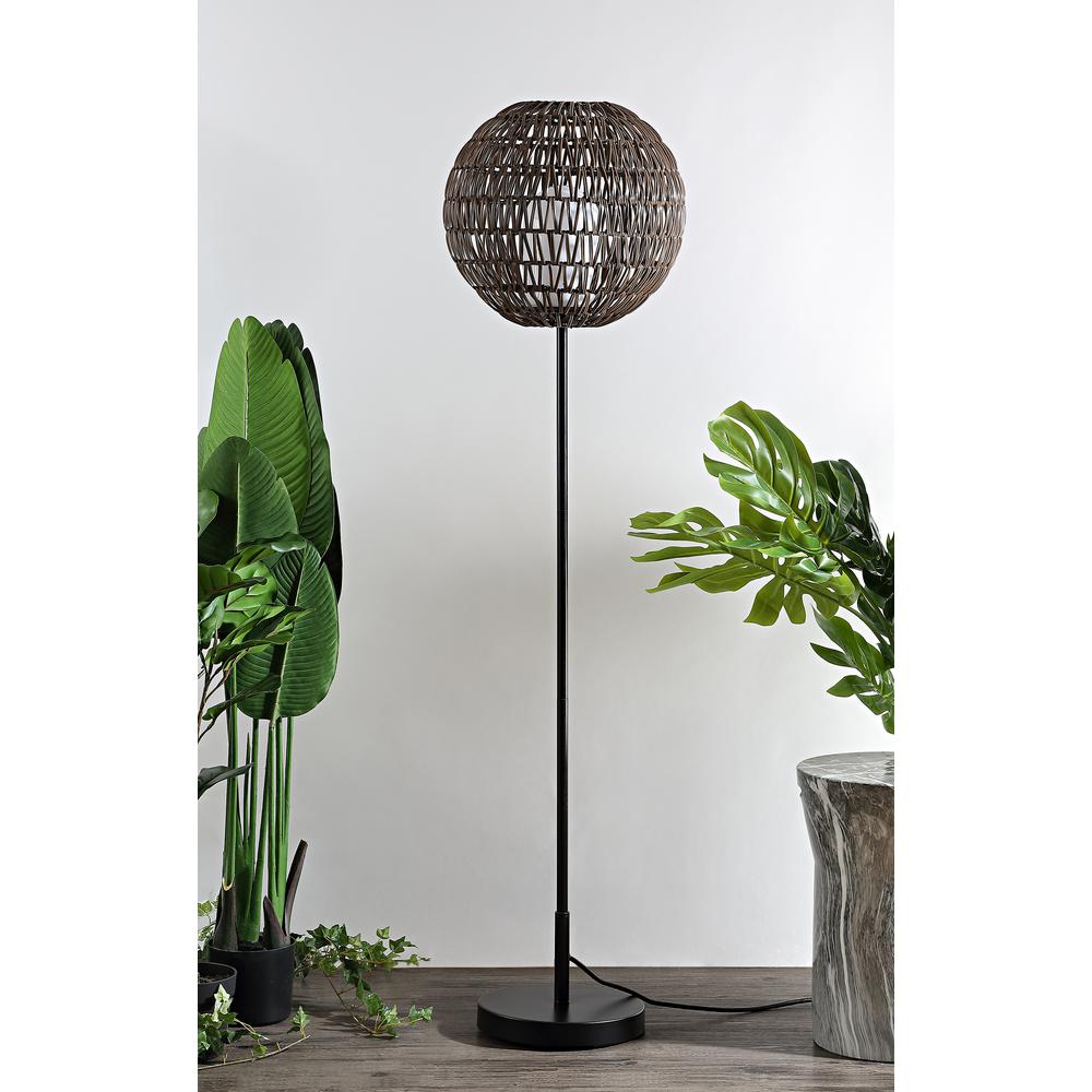 Bea Outdoor Woven Globe LED Floor Lamp. Picture 6