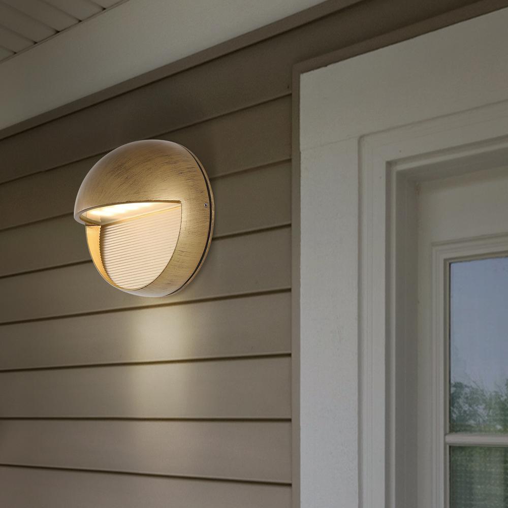 Orbe Outdoor Metal/Glass Integrated Led Wall Sconce. Picture 3