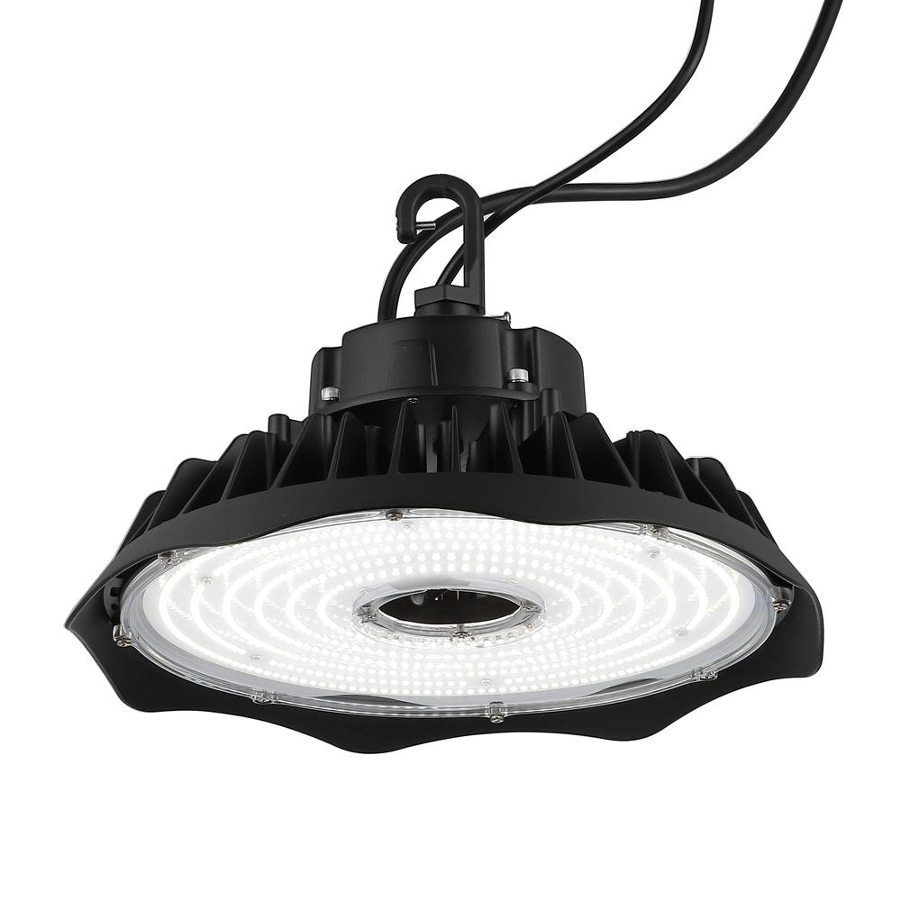 Integrated LED Shop Light. Picture 1