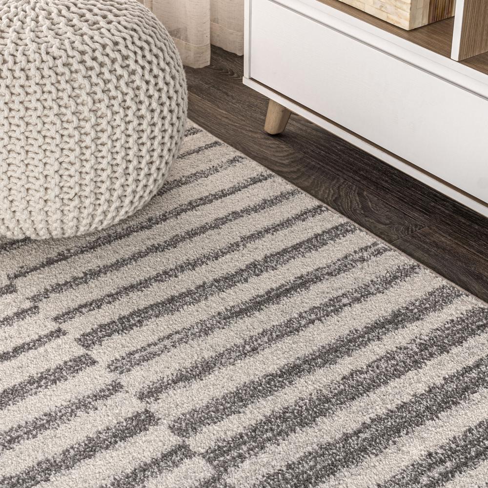 Lyla Offset Stripe Area Rug. Picture 6