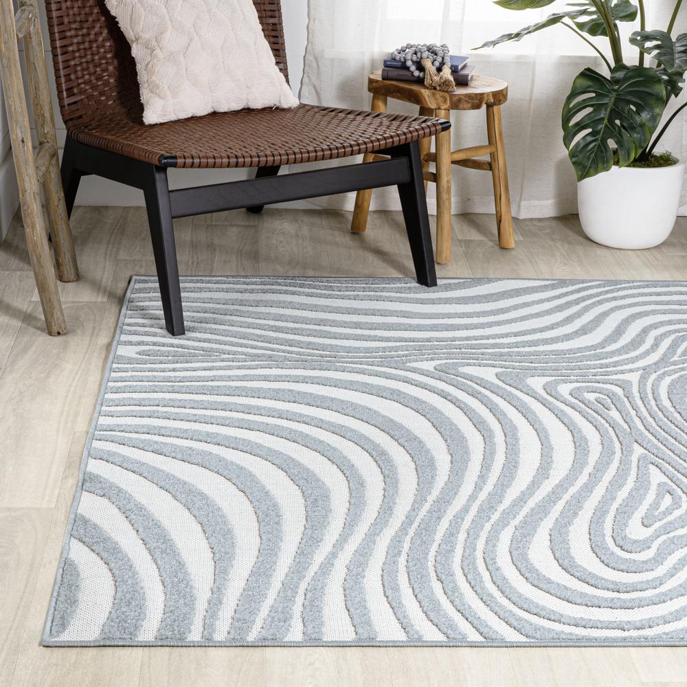 Maribo Abstract Groovy Striped Area Rug. Picture 4