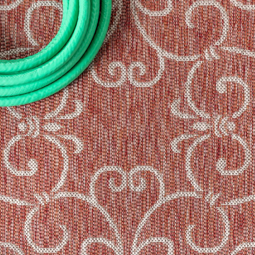Charleston Vintage Filigree Textured Weave Indoor/Outdoor Runner Rug. Picture 5