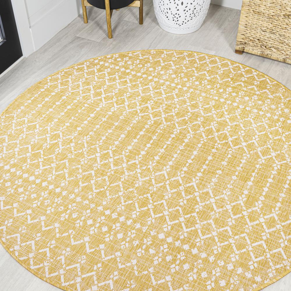 Ourika Moroccan Geometric Textured Weave Indoor/Outdoor Round Rug. Picture 3