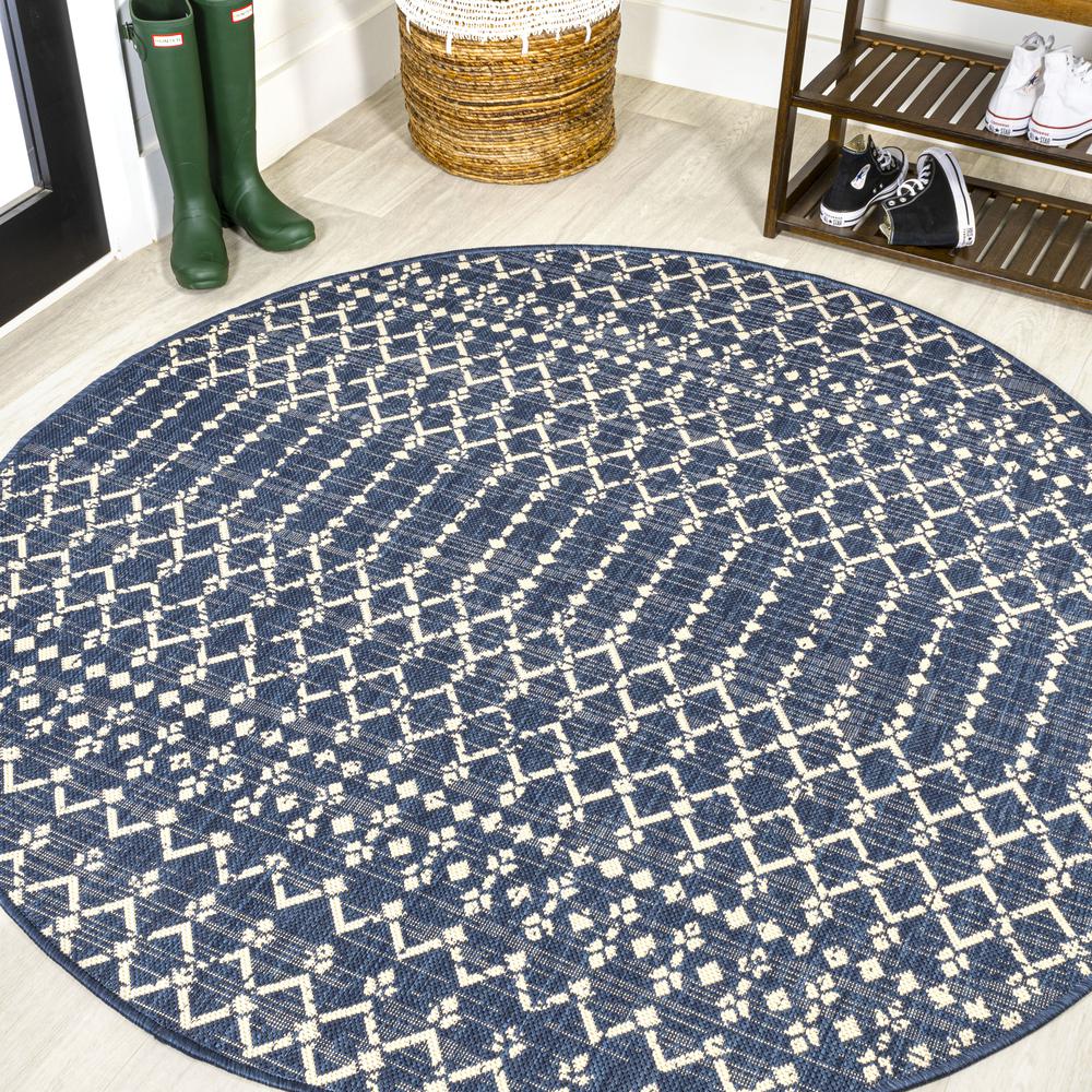 Ourika Moroccan Geometric Textured Weave Indoor/Outdoor Round Rug. Picture 3