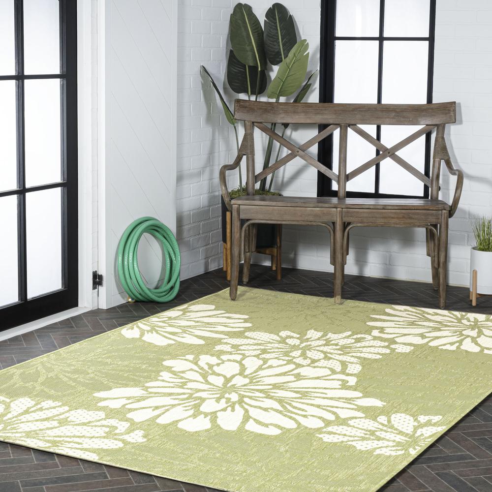 Zinnia Modern Floral Textured Weave Indoor/Outdoor Area Rug. Picture 10