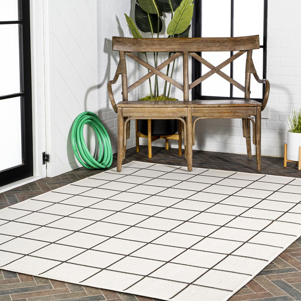 Grid Modern Squares Indoor/Outdoor Area Rug. Picture 10