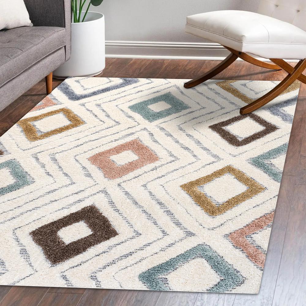 Amira Diamond Tribal High-Low Area Rug. Picture 11
