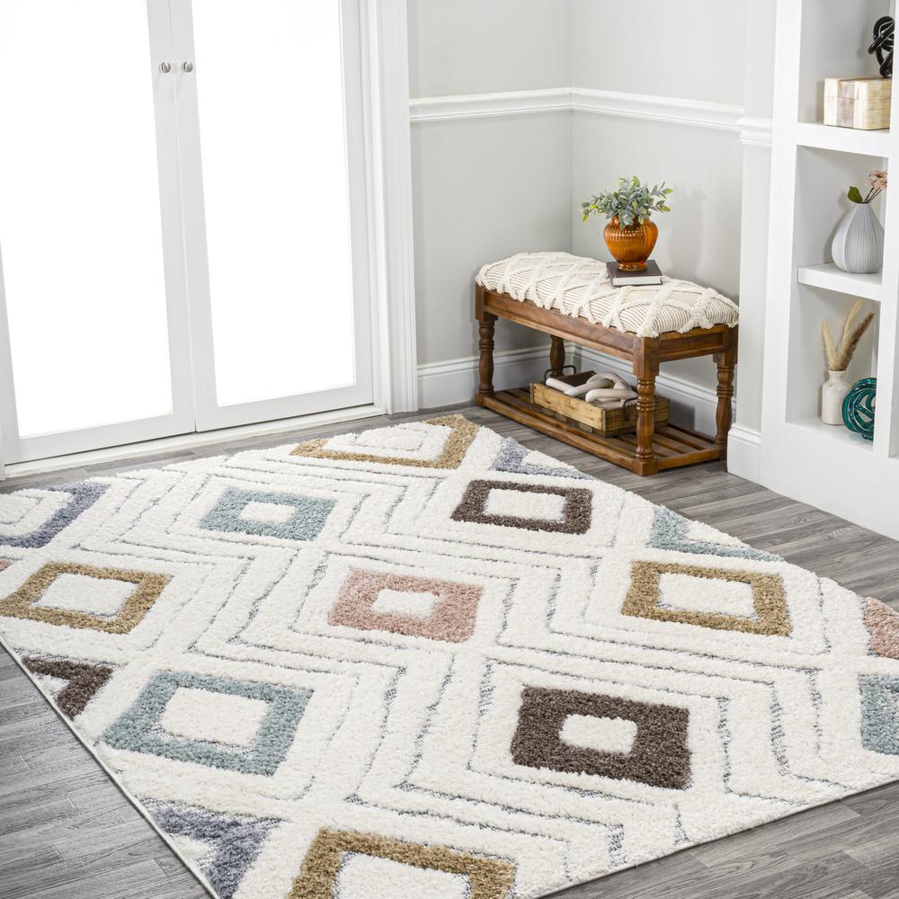 Amira Diamond Tribal High-Low Area Rug. Picture 6