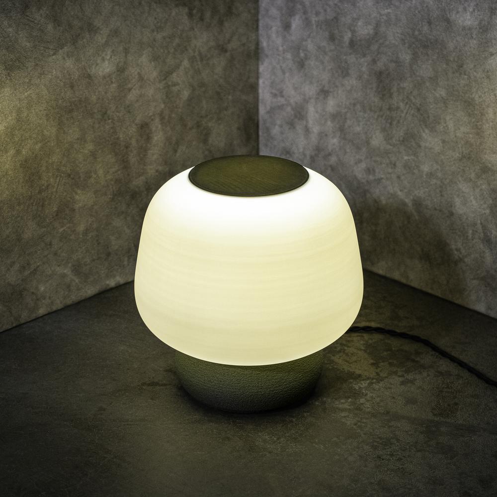 Plant-Based Pla 3D Printed Dimmable Led Table Lamp, White/Green. Picture 3
