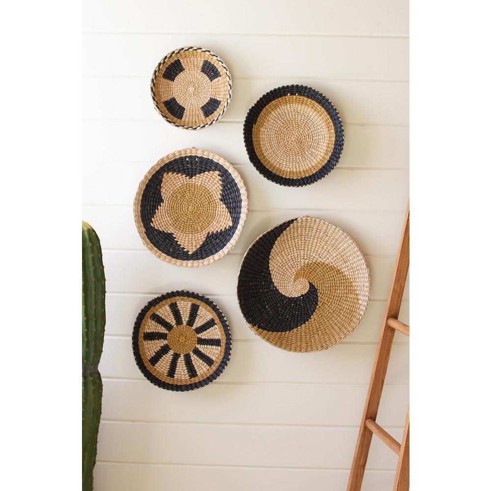 Set Of Five Round Seagrass Wall Art - One Each. Picture 2