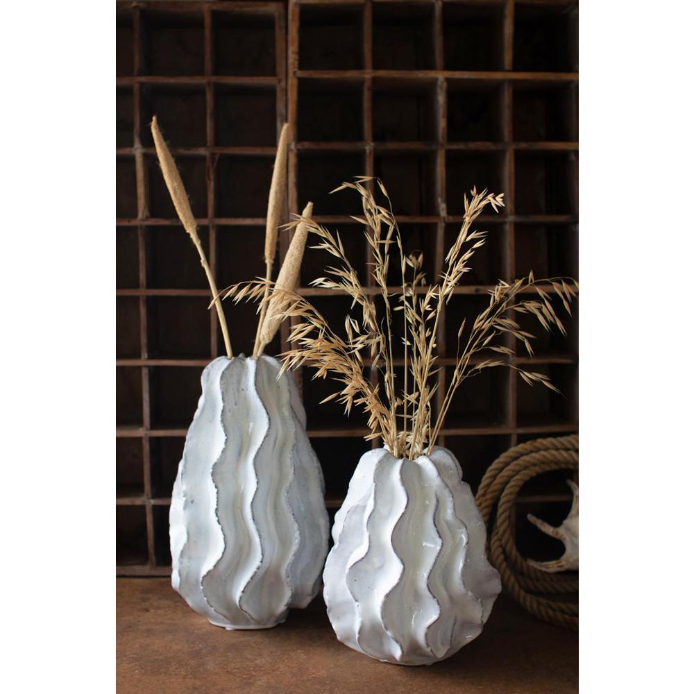 Ceramic Ruffle Vase - Small. Picture 2