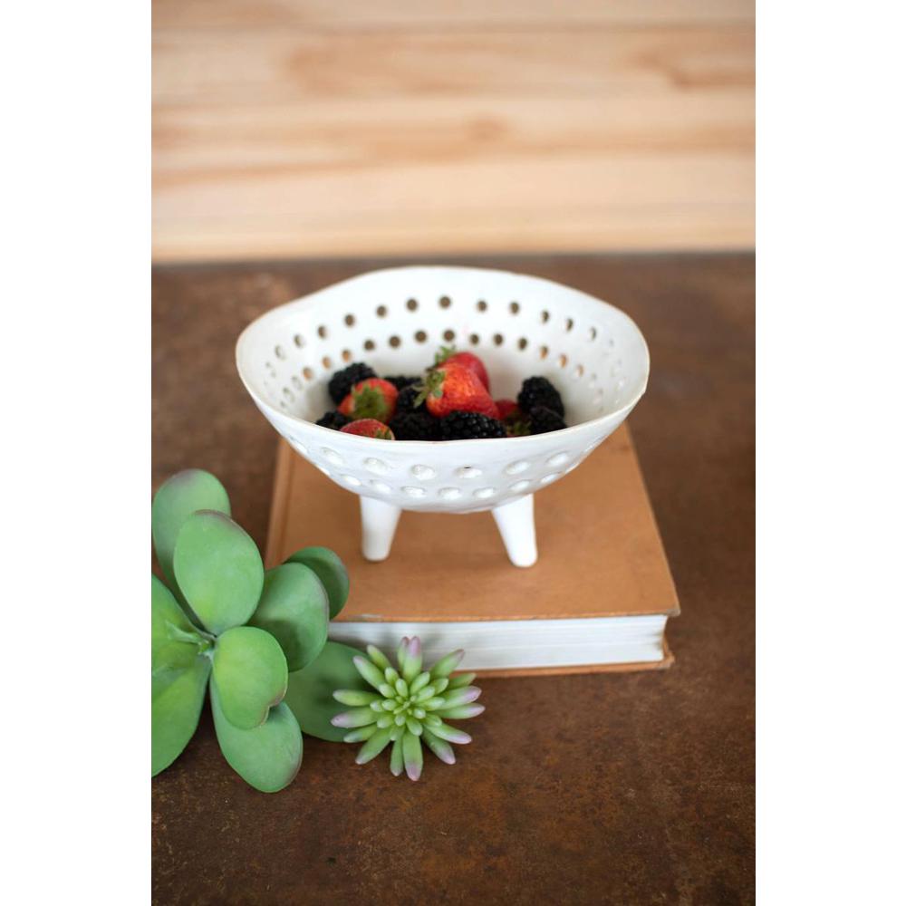 Footed White Ceramic Berry Bowl. Picture 2