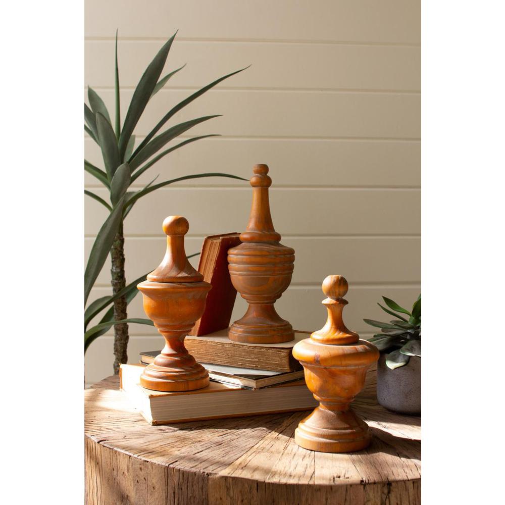 Set Of Three Turned Wood Finials. Picture 2