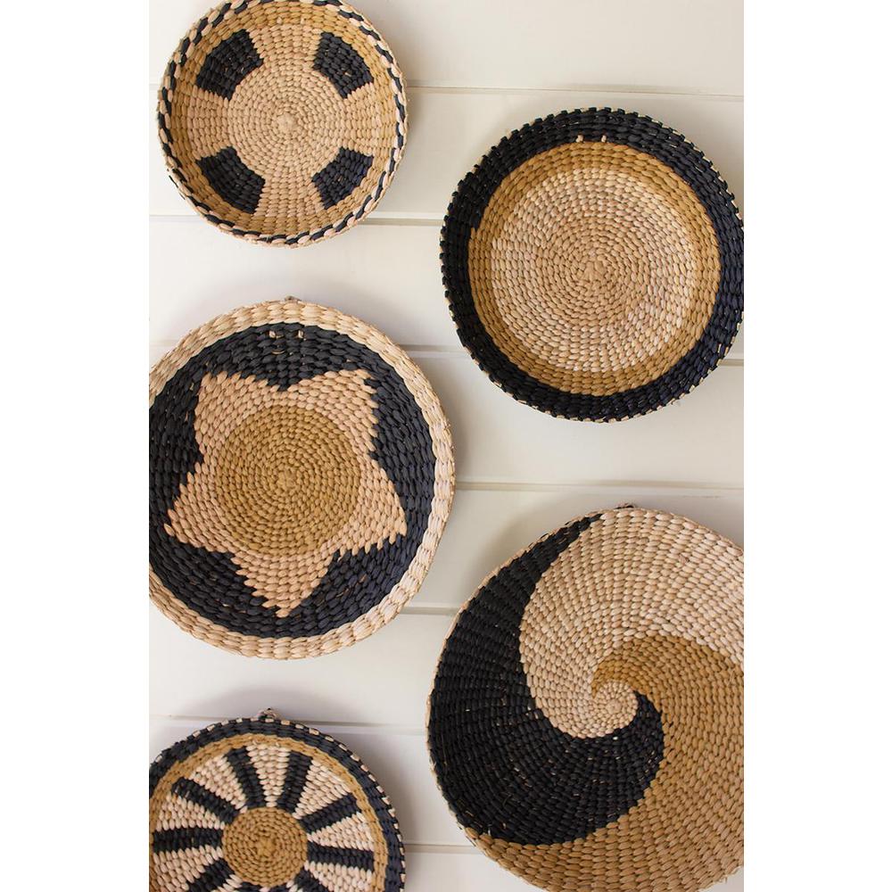 Set Of Five Round Seagrass Wall Art - One Each. Picture 3