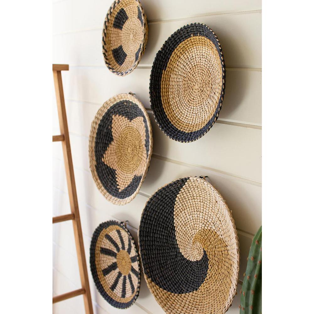 Set Of Five Round Seagrass Wall Art - One Each. Picture 4