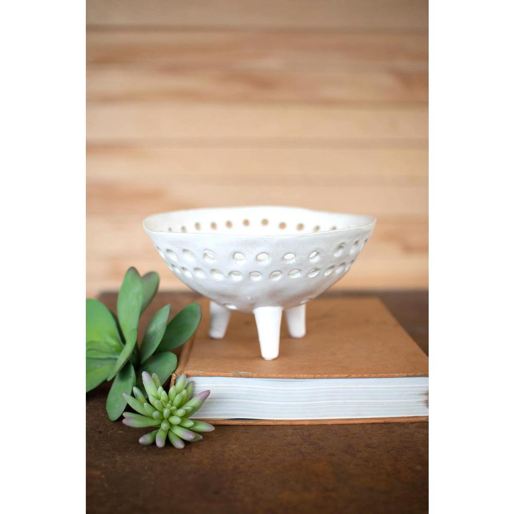 Footed White Ceramic Berry Bowl. Picture 4