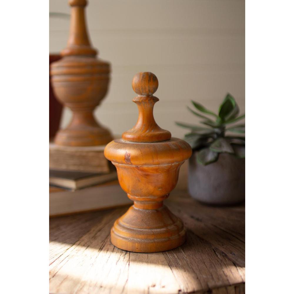 Set Of Three Turned Wood Finials. Picture 4
