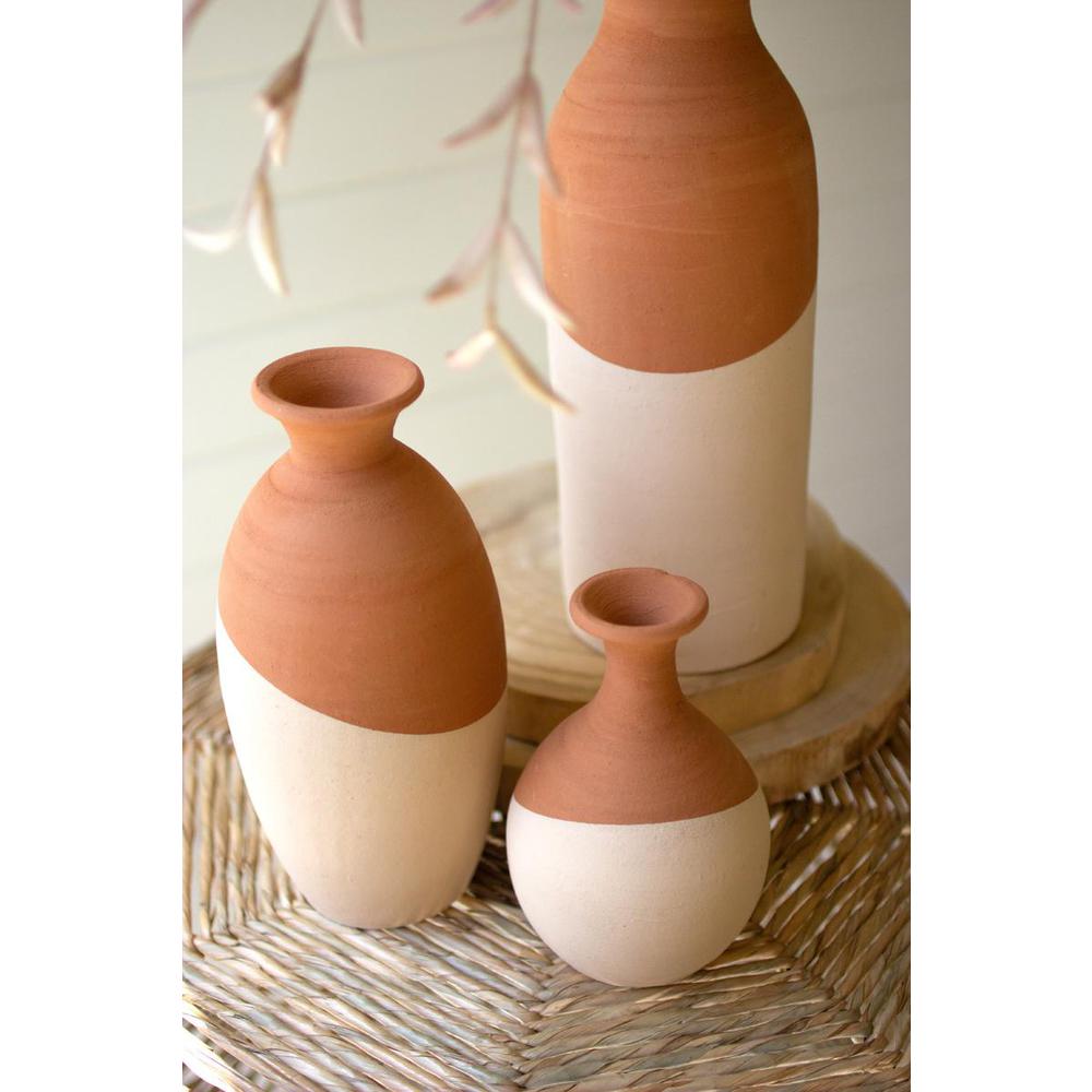 Set Of Three Ivory Dipped Clay Vases. Picture 6